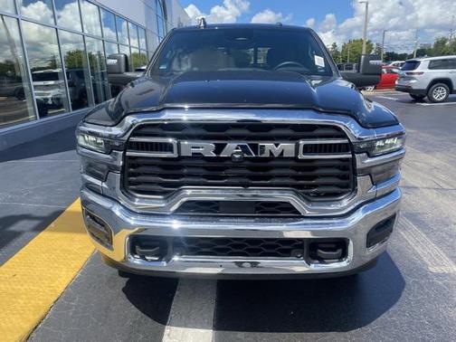 2025 RAM 2500 Tradesman Crew Cab 4x4 6'4' Box