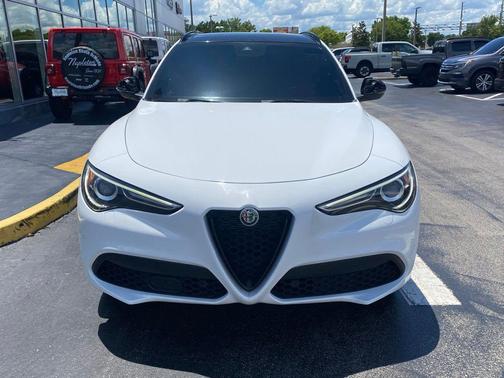 Alfa White 2022 Alfa Romeo Stelvio Ti