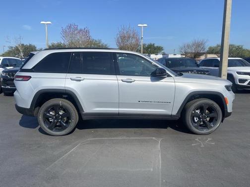 2025 Jeep Grand Cherokee Altitude