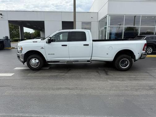 2024 RAM 3500 Big Horn Crew Cab 4x4 8' Box
