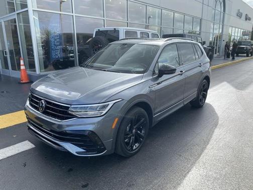 2023 Volkswagen Tiguan 2.0T SE R-Line Black