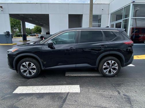 Super Black 2022 Nissan Rogue SV
