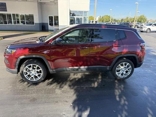 2022 Jeep Compass Latitude Lux
