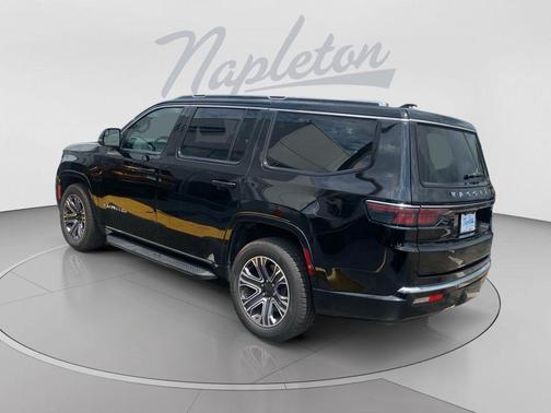 Diamond Black Crystal Pearlcoat 2024 Jeep Wagoneer Series II 4x4