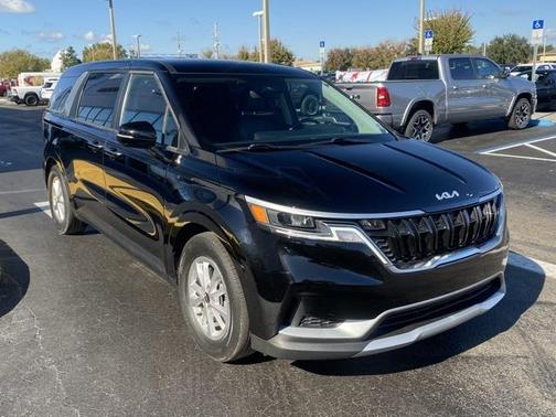 2024 Kia Carnival LX