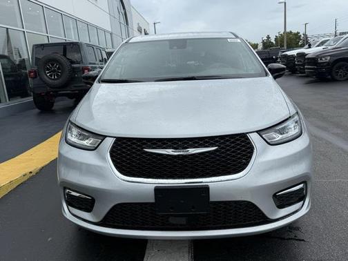 2026 Chrysler Pacifica L