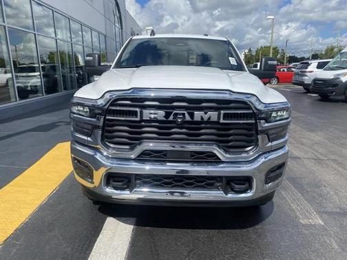 2025 RAM 2500 Tradesman Crew Cab 4x4 6'4' Box