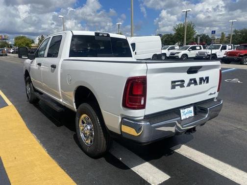 2025 RAM 2500 Tradesman Crew Cab 4x4 6'4' Box