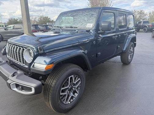2025 Jeep Wrangler 4-Door Sahara 4x4