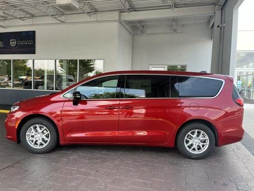 2025 Chrysler Pacifica L