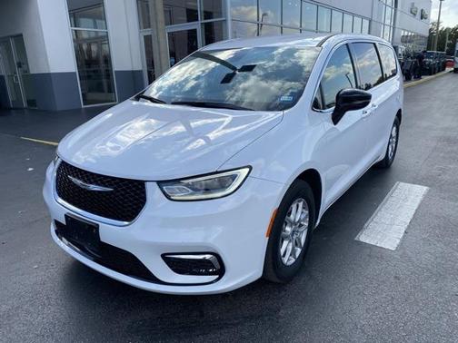 2025 Chrysler Pacifica L