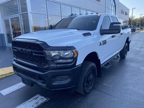 2024 RAM 2500 Tradesman Crew Cab 4x4 6'4' Box