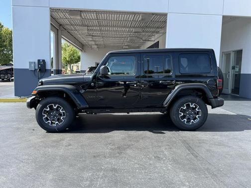 2025 Jeep Wrangler 4-Door Sahara 4x4