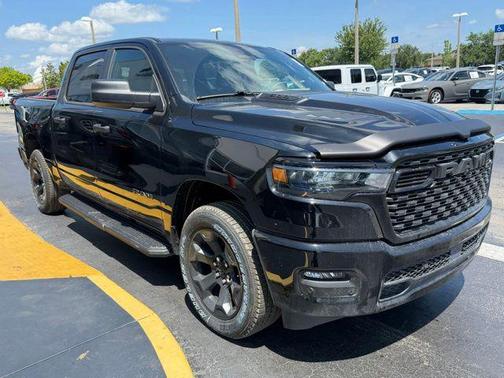 Diamond Black Crystal Pearlcoat 2026 RAM 1500 Express