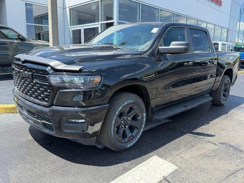 Diamond Black Crystal Pearlcoat 2026 RAM 1500 Express