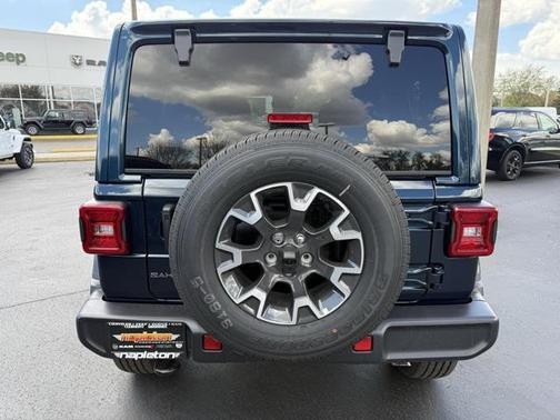 2025 Jeep Wrangler 4-Door Sahara 4x4