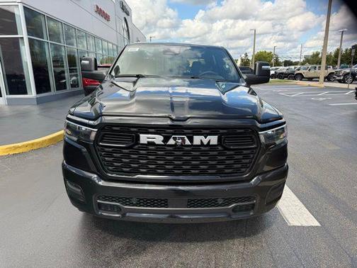 Diamond Black Crystal Pearlcoat 2026 RAM 1500 Big Horn/Lone Star