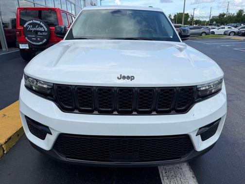Bright White Clearcoat 2023 Jeep Grand Cherokee Limited