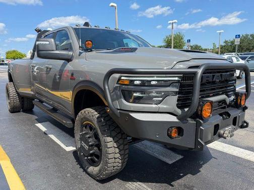 Ceramic Gray Clearcoat 2026 RAM 3500 Laramie Crew Cab 4x4 8' Box