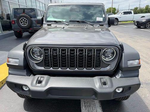 Granite Crystal Metallic Clearcoat 2026 Jeep Wrangler Sport S