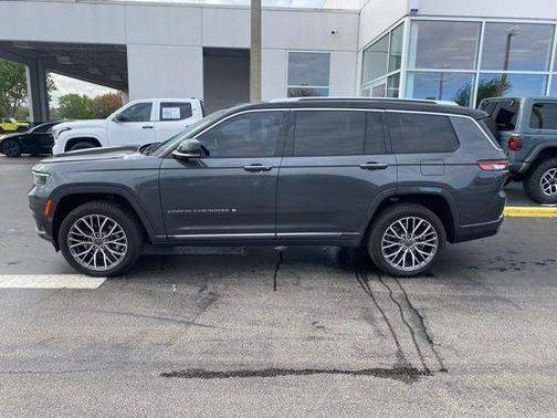 2022 Jeep Grand Cherokee L Summit Reserve