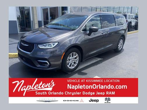 Crystal Metallic 2023 Chrysler Pacifica Touring L