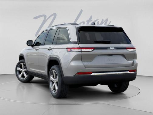 Silver Zynith 2026 Jeep Grand Cherokee Limited