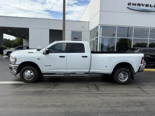 2024 RAM 3500 Big Horn Crew Cab 4x4 8' Box