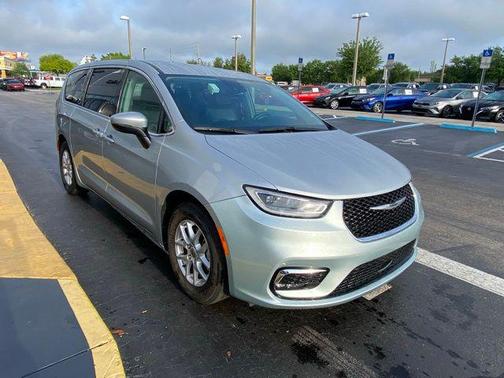 Silver Mist Clearcoat 2023 Chrysler Pacifica Touring L