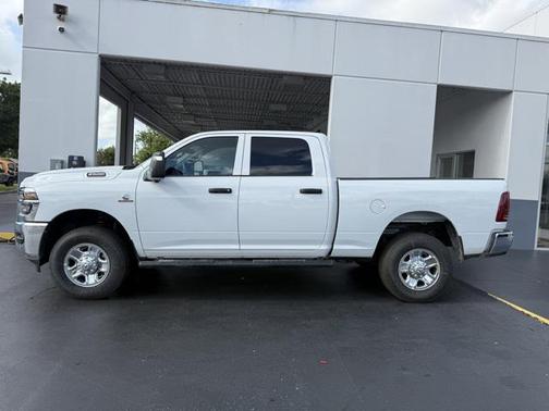 2025 RAM 2500 Tradesman Crew Cab 4x4 6'4' Box