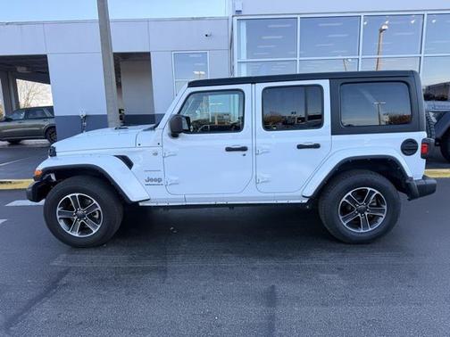 2023 Jeep Wrangler 4-Door Sahara 4x4