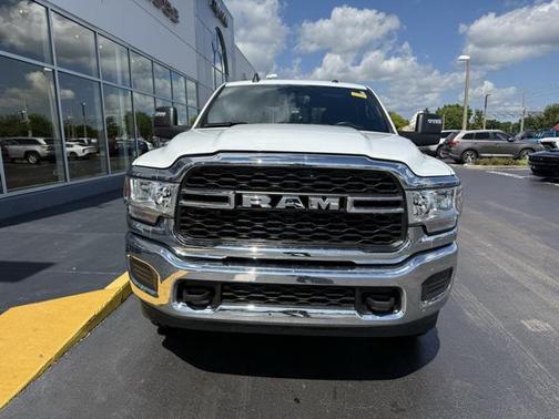 2024 RAM 2500 Tradesman Crew Cab 4x4 6'4' Box