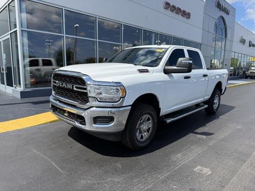 2024 RAM 2500 Tradesman Crew Cab 4x4 6'4' Box