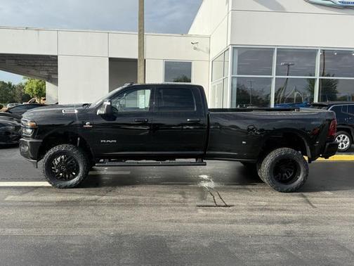 2025 RAM 3500 Big Horn Crew Cab 4x4 8' Box