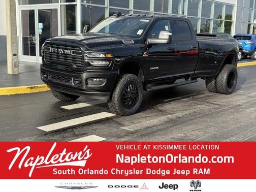 2025 RAM 3500 Big Horn Crew Cab 4x4 8' Box