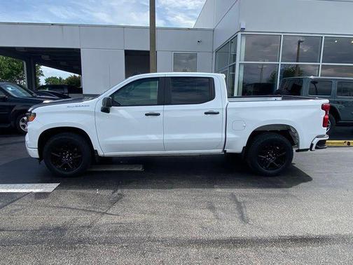 Summit White 2023 Chevrolet Silverado 1500 Custom