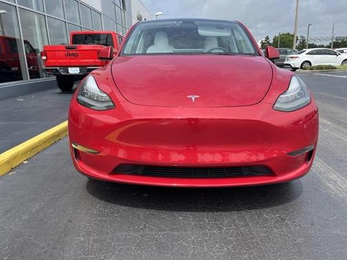 2022 Tesla Model Y Long Range Dual Motor All-Wheel Drive