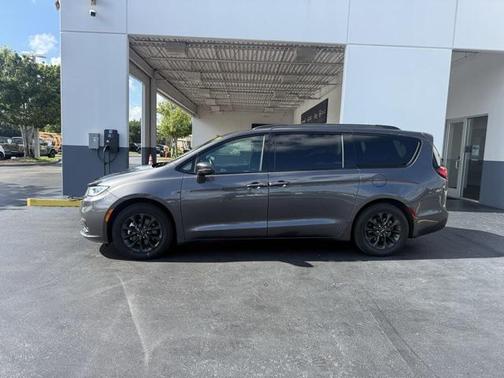 2021 Chrysler Pacifica Touring