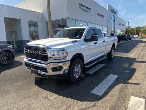 2024 RAM 2500 Big Horn Crew Cab 4x4 8' Box