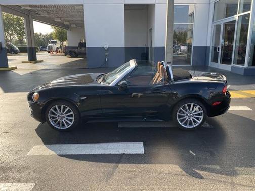 2017 FIAT 124 Spider Base