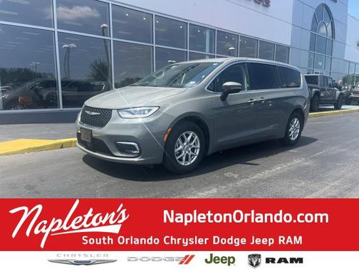 2023 Chrysler Pacifica Touring L