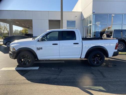 2024 RAM 1500 Classic Warlock Crew Cab 4x2 5'7' Box