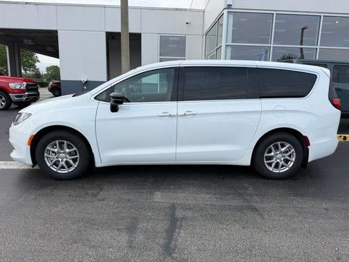2026 Chrysler Voyager LX