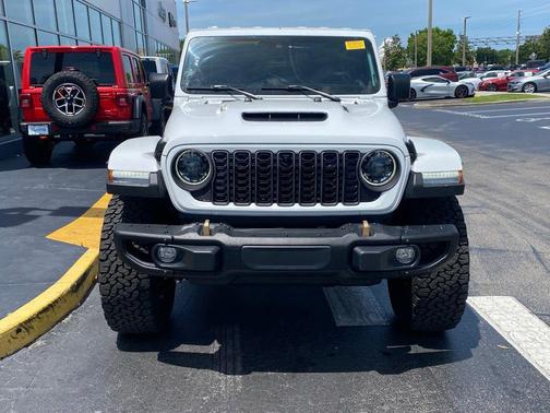 Bright White Clearcoat 2024 Jeep Wrangler Rubicon 392