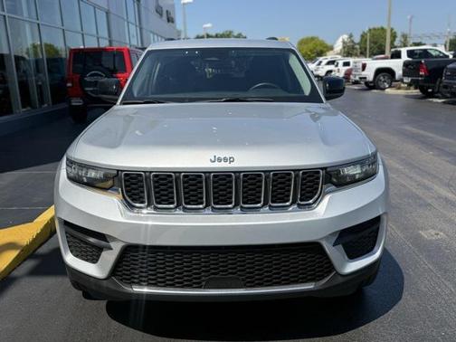 2022 Jeep Grand Cherokee Laredo