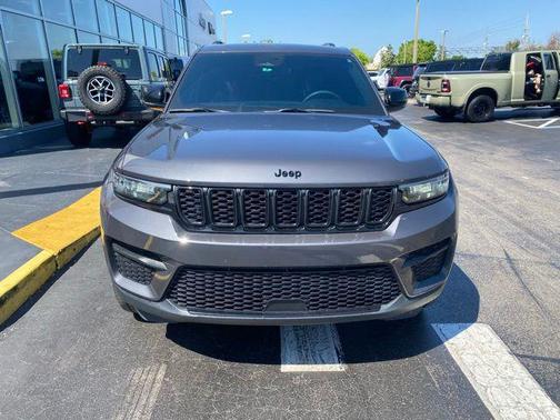 2023 Jeep Grand Cherokee Altitude
