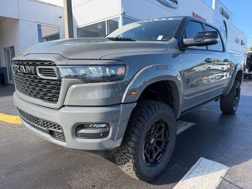 Diamond Black Crystal Pearlcoat 2026 RAM 1500 Big Horn/Lone Star