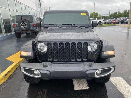 Black Clearcoat 2022 Jeep Gladiator Sport S