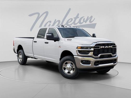 Bright White Clearcoat 2026 RAM 3500 Tradesman Crew Cab 4x4 8' Box