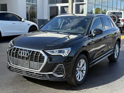 2025 Audi Q3 Premium 45 TFSI S line quattro Tiptronic